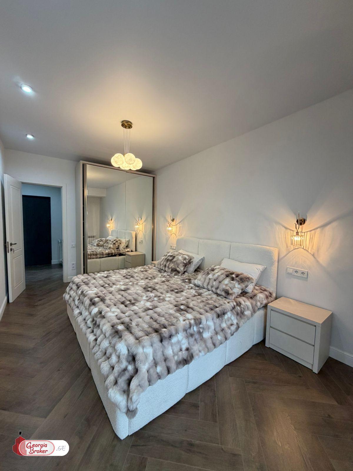 იყიდება ახალი გარემონტებული 2 ოთახიანი ბინა